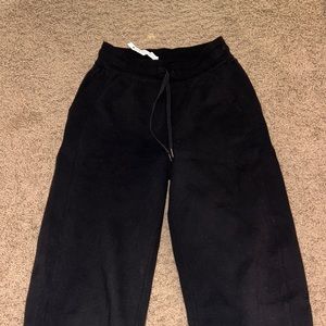Size 4 lululemon scuba joggers!!